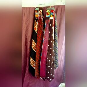Lot of 24 Vintage Men's Neck Ties